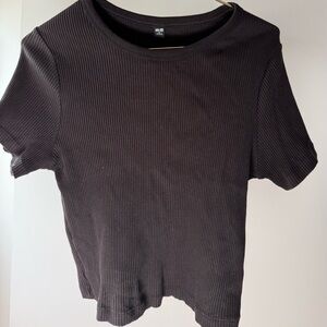 Uniqlo Women's Short Sleeve Black Tee